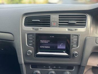 Volkswagen Golf SE TDI BLUEMOTION TECHNOLOGY DSG