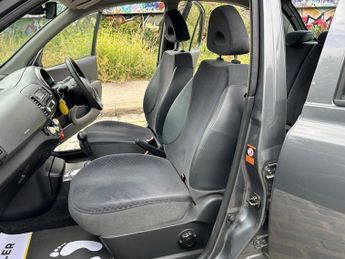 Nissan Micra SE