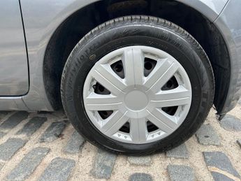 Nissan Micra SE
