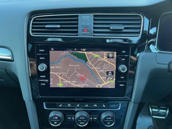 Volkswagen Golf R TSI DSG