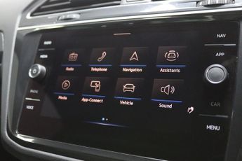 Volkswagen Tiguan R-LINE TSI DSG