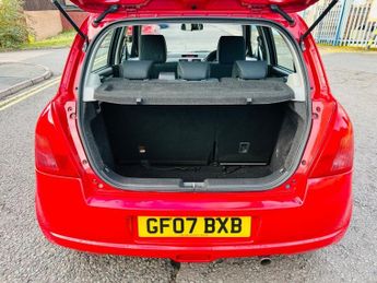 Suzuki Swift VVTS GLX