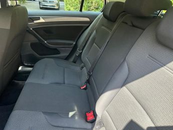 Volkswagen Golf SE NAVIGATION TSI EVO DSG