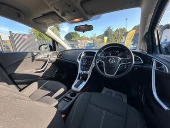 Vauxhall Astra 1.6 16v SRi Hatchback 5dr Petrol Auto Euro 5 (115 ps)