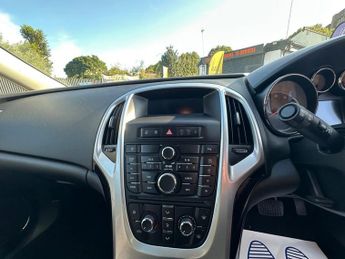 Vauxhall Astra 1.6 16v SRi Hatchback 5dr Petrol Auto Euro 5 (115 ps)