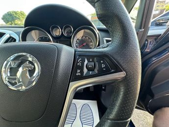 Vauxhall Astra 1.6 16v SRi Hatchback 5dr Petrol Auto Euro 5 (115 ps)