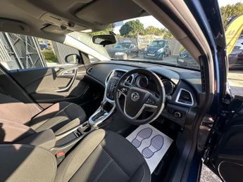 Vauxhall Astra 1.6 16v SRi Hatchback 5dr Petrol Auto Euro 5 (115 ps)