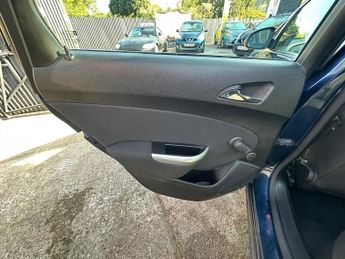 Vauxhall Astra 1.6 16v SRi Hatchback 5dr Petrol Auto Euro 5 (115 ps)