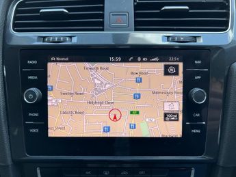 Volkswagen Golf SE NAVIGATION TDI BLUEMOTION TECHNOLOGY