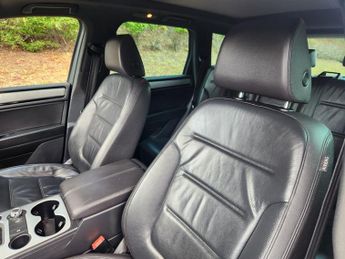 Volkswagen Touareg V6 R-LINE TDI BLUEMOTION TECHNOLOGY