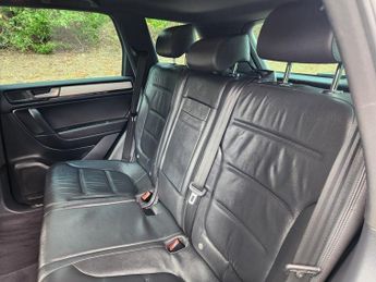 Volkswagen Touareg V6 R-LINE TDI BLUEMOTION TECHNOLOGY