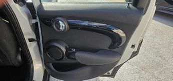 MINI Hatch 2.0 Cooper SD Hatchback 5dr Diesel Auto 6Spd Euro 6 (s/s) (170 p