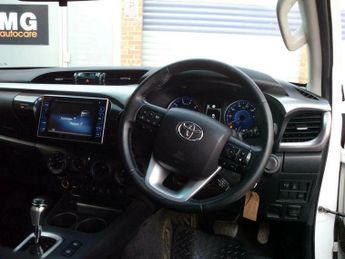 Toyota Hilux 2.4 D-4D Icon Auto 4WD Euro 6 4dr