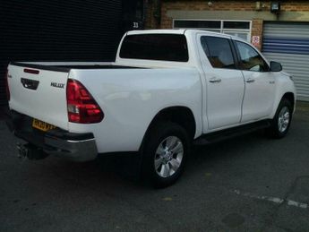 Toyota Hilux 2.4 D-4D Icon Auto 4WD Euro 6 4dr