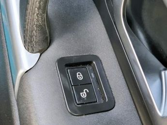 Land Rover Discovery Sport TD4 HSE BLACK