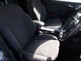 Ford Focus 1.6 Titanium Estate 5dr Petrol Powershift Euro 6 (125 ps)