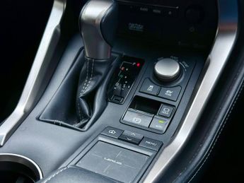 Lexus NX 300H PREMIER