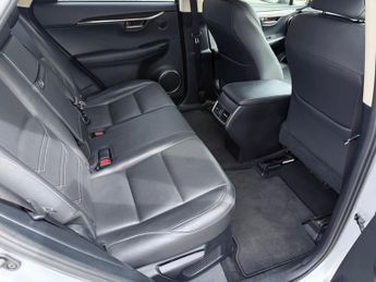 Lexus NX 300H PREMIER