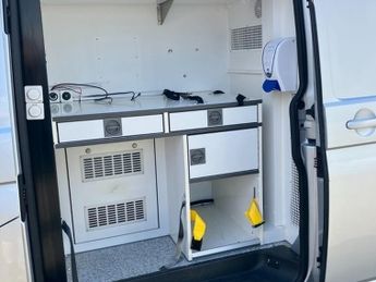 Volkswagen Transporter VOLKSWAGEN TRANSPOTER AUTO HIGHLINE 4MOTION WITH AIRCON. 14,995+