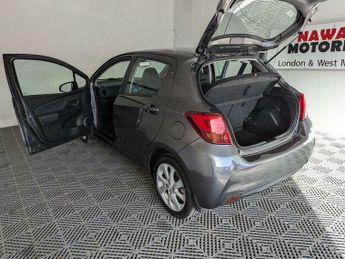 Toyota Yaris 1.5 VVT-h Excel E-CVT Euro 6 5dr (15in Alloy)