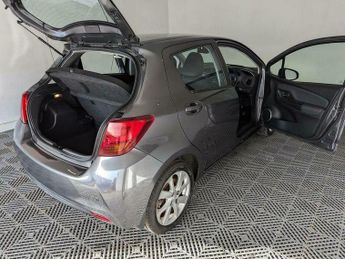 Toyota Yaris 1.5 VVT-h Excel E-CVT Euro 6 5dr (15in Alloy)