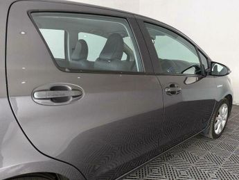 Toyota Yaris 1.5 VVT-h Excel E-CVT Euro 6 5dr (15in Alloy)
