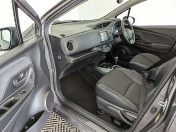 Toyota Yaris 1.5 VVT-h Excel E-CVT Euro 6 5dr (15in Alloy)