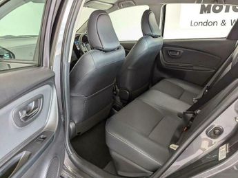 Toyota Yaris 1.5 VVT-h Excel E-CVT Euro 6 5dr (15in Alloy)