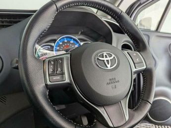 Toyota Yaris 1.5 VVT-h Excel E-CVT Euro 6 5dr (15in Alloy)