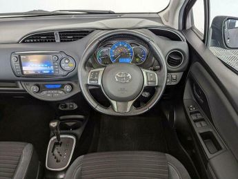 Toyota Yaris 1.5 VVT-h Excel E-CVT Euro 6 5dr (15in Alloy)