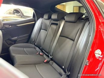 Honda Civic 1.0 VTEC SR [6X SERVICES, SAT NAV, REVERSE CAMERA & LOW MILES]