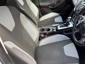 Ford Focus 1.6 Zetec Powershift Euro 5 5dr 123BHP