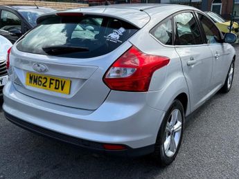 Ford Focus 1.6 Zetec Powershift Euro 5 5dr 123BHP
