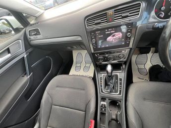 Volkswagen Golf 35.8kWh e-Golf Auto 5dr
