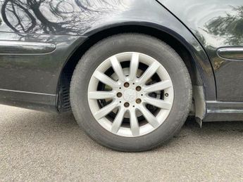 Mercedes-Benz E Class 1.8 E200 Kompressor Elegance 5dr