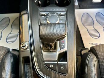 Audi A4 AVANT TFSI S LINE BLACK EDITION