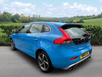 Volvo  D3 R-DESIGN LUX NAV