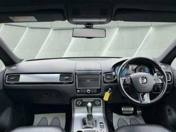 Volkswagen Touareg 3.0 TDI V6 BlueMotion Tech R-Line Tiptronic 4WD Euro 6 (s/s) 5dr