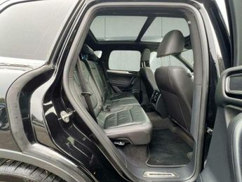 Volkswagen Touareg 3.0 TDI V6 BlueMotion Tech R-Line Tiptronic 4WD Euro 6 (s/s) 5dr