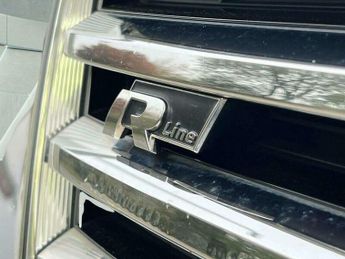 Volkswagen Touareg 3.0 TDI V6 BlueMotion Tech R-Line Tiptronic 4WD Euro 6 (s/s) 5dr