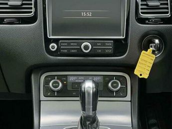 Volkswagen Touareg 3.0 TDI V6 BlueMotion Tech R-Line Tiptronic 4WD Euro 6 (s/s) 5dr