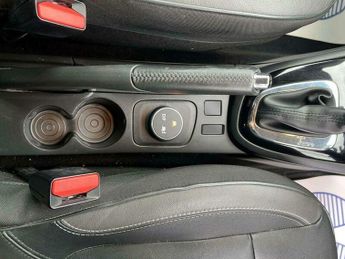 Renault Captur 1.2 TCe ENERGY Signature Nav Auto Euro 6 (s/s) 5dr