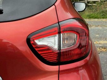 Renault Captur 1.2 TCe ENERGY Signature Nav Auto Euro 6 (s/s) 5dr