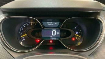 Renault Captur 1.2 TCe ENERGY Signature Nav Auto Euro 6 (s/s) 5dr