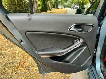 Mercedes-Benz A Class 2.0 A250 BlueEfficiency Engineered by AMG 7G-DCT Euro 6 (s/s) 5d