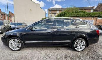 Skoda Superb 2.0 TDI Elegance DSG 4WD Euro 5 (s/s) 5dr