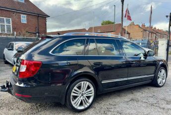 Skoda Superb 2.0 TDI Elegance DSG 4WD Euro 5 (s/s) 5dr