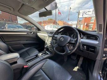 Skoda Superb 2.0 TDI Elegance DSG 4WD Euro 5 (s/s) 5dr