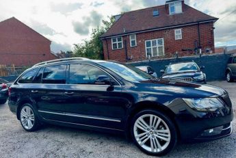 Skoda Superb 2.0 TDI Elegance DSG 4WD Euro 5 (s/s) 5dr
