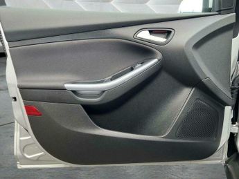 Ford Focus 1.6 Titanium Navigator Powershift Euro 5 5dr